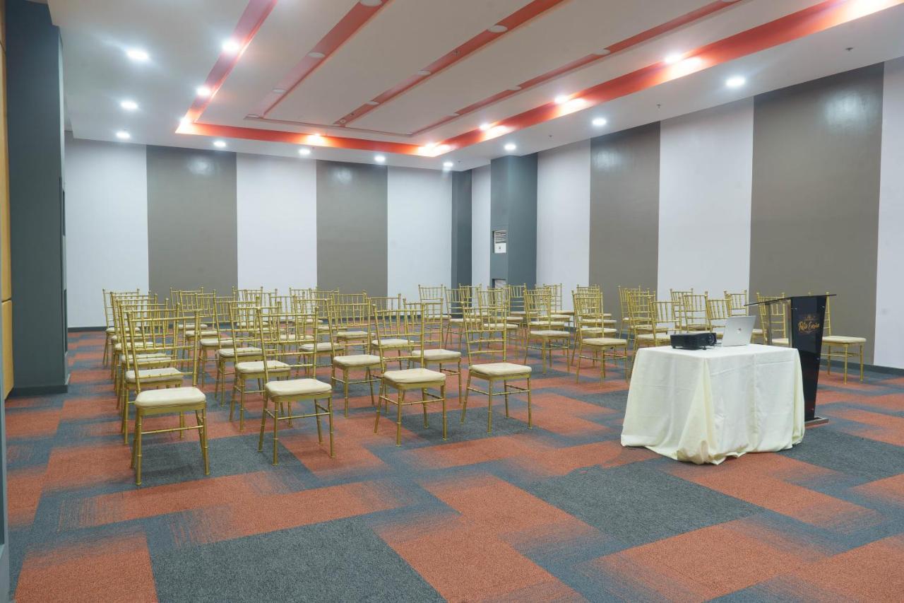 Go Hotels Plus Tuguegarao מראה חיצוני תמונה