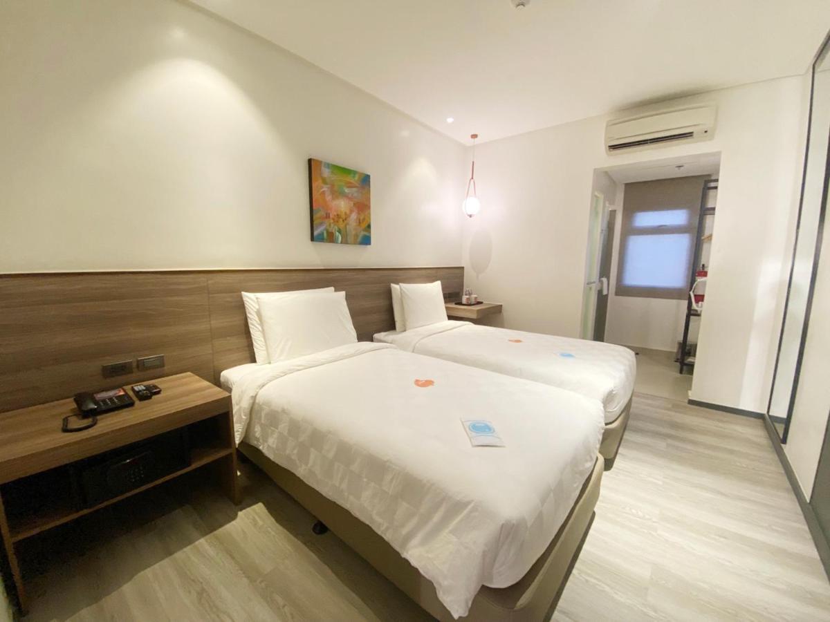 Go Hotels Plus Tuguegarao מראה חיצוני תמונה